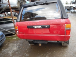 1986 TOYOTA 4RUNNER SR5 RED 2.4L MT 4WD Z17695